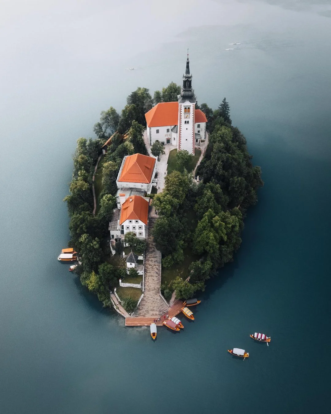 开云体育在线-斯洛文尼亚对立立陶宛，赛场风云