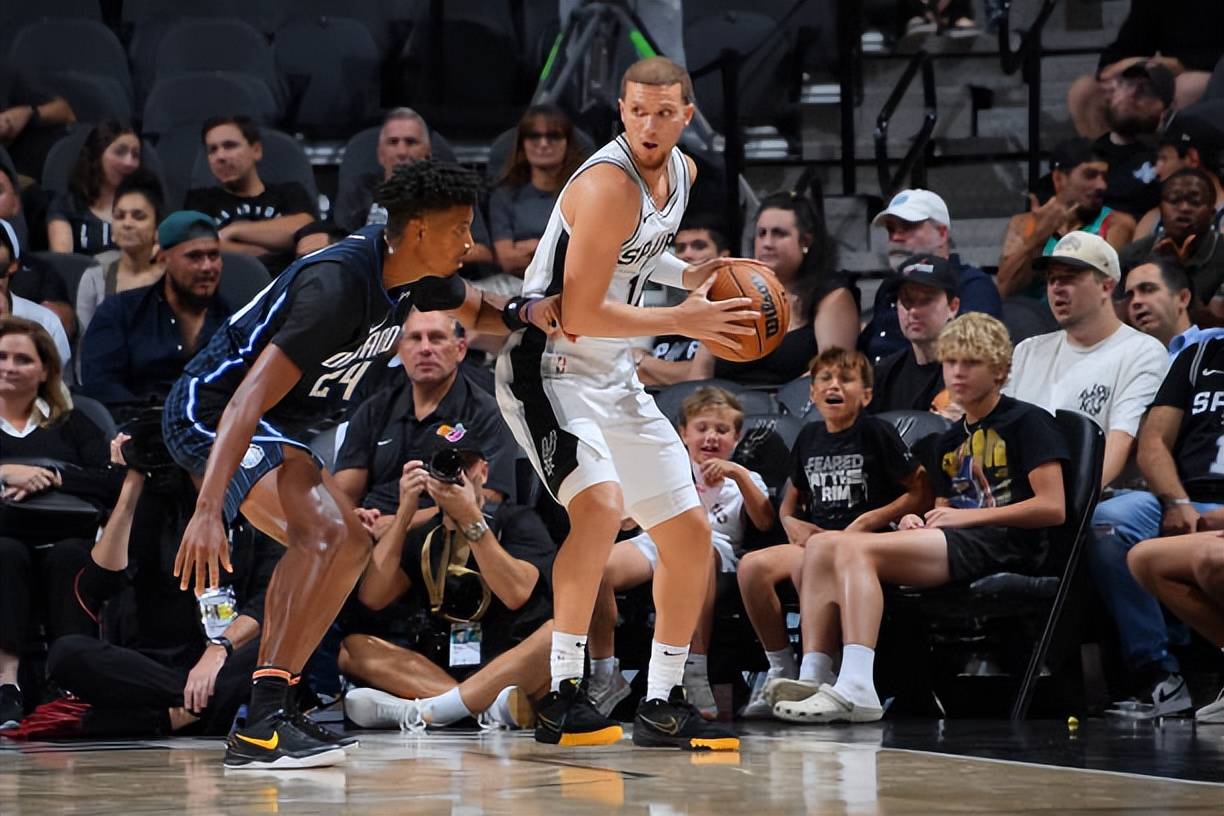 开云平台-马刺队球员连续多场比赛表现稳定