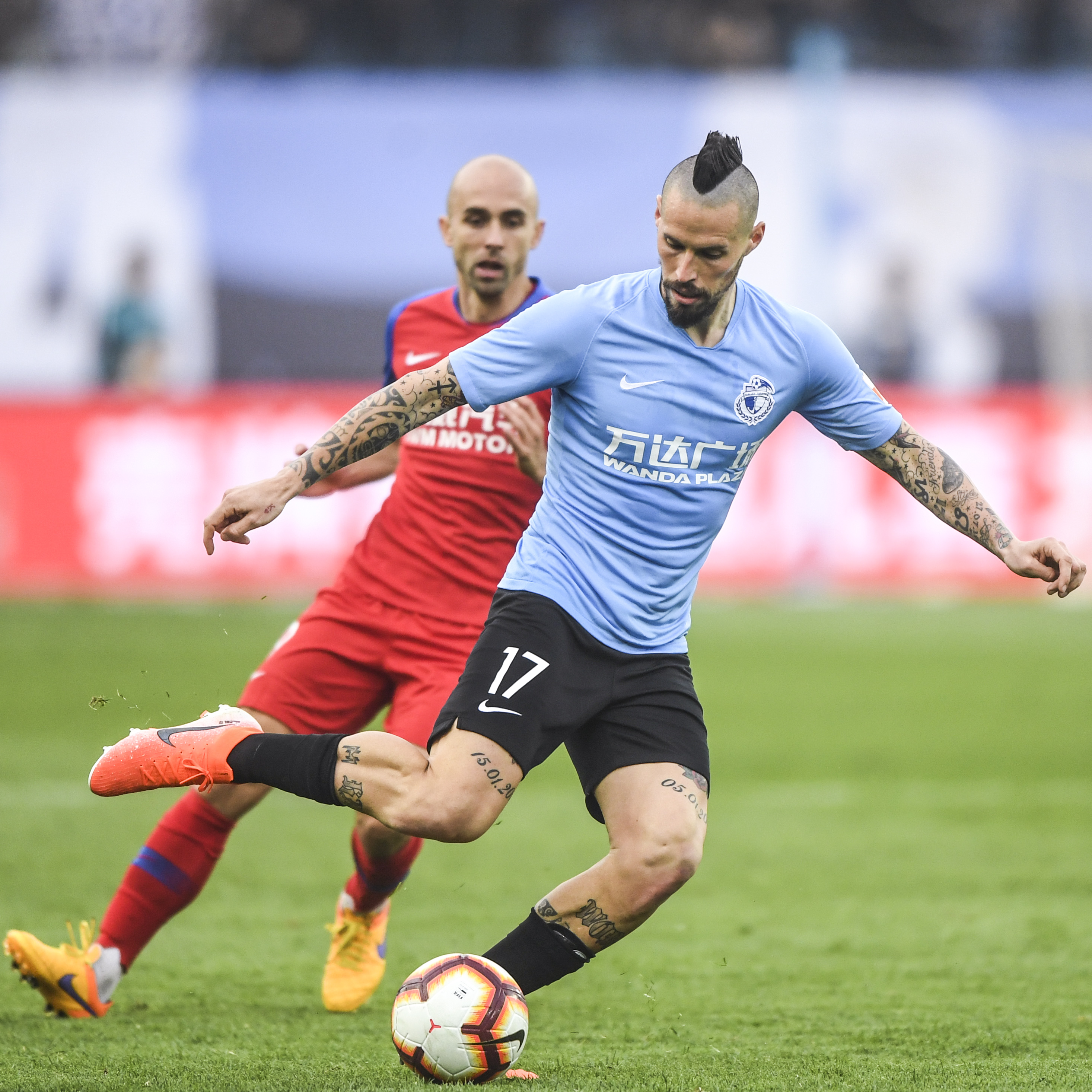 大连一方球员表现抢眼,带领球队逆转获胜 大连一方球员表现抢眼,带领球队逆转获胜