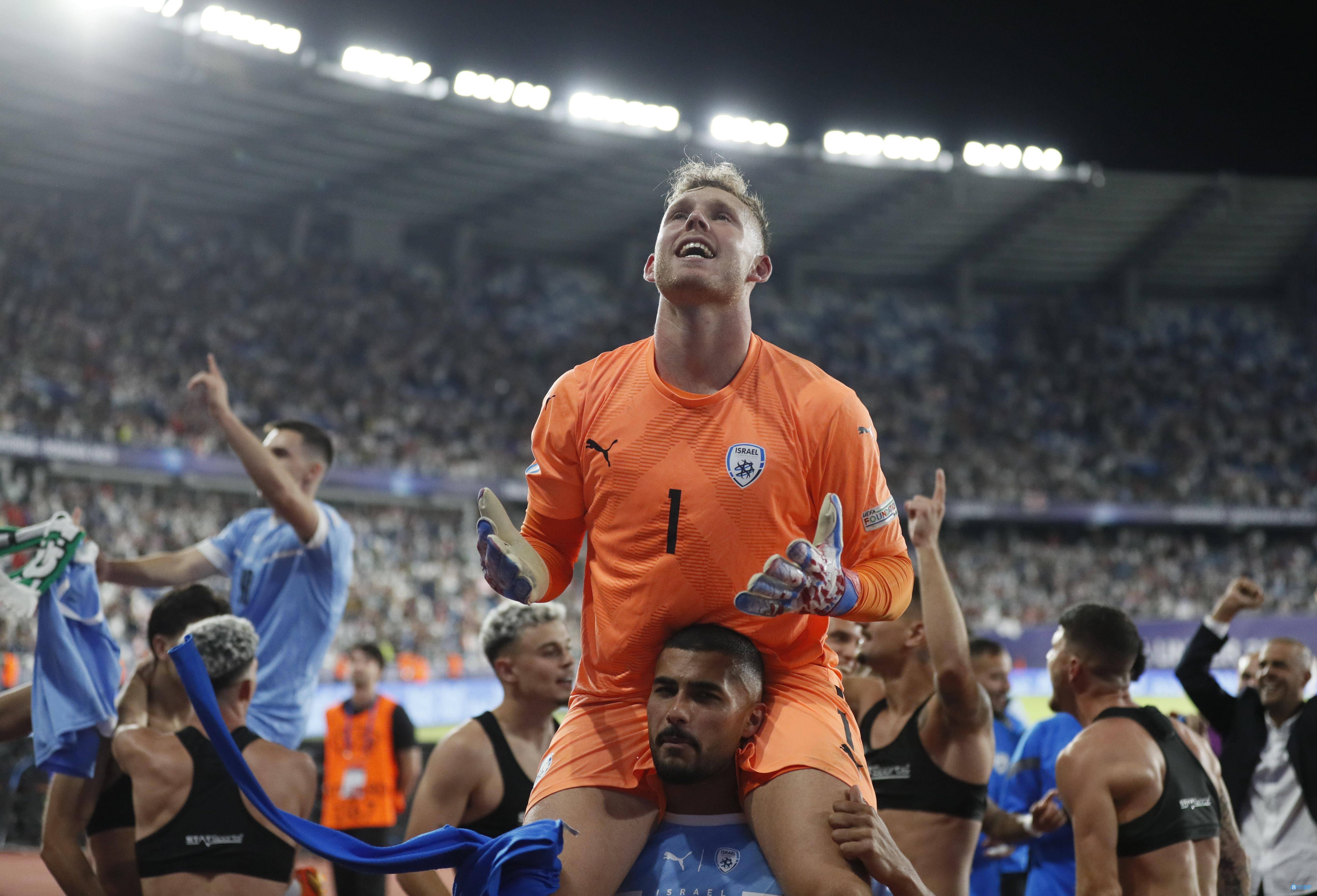 门将表现出色，关键时刻挽救球队的简单介绍