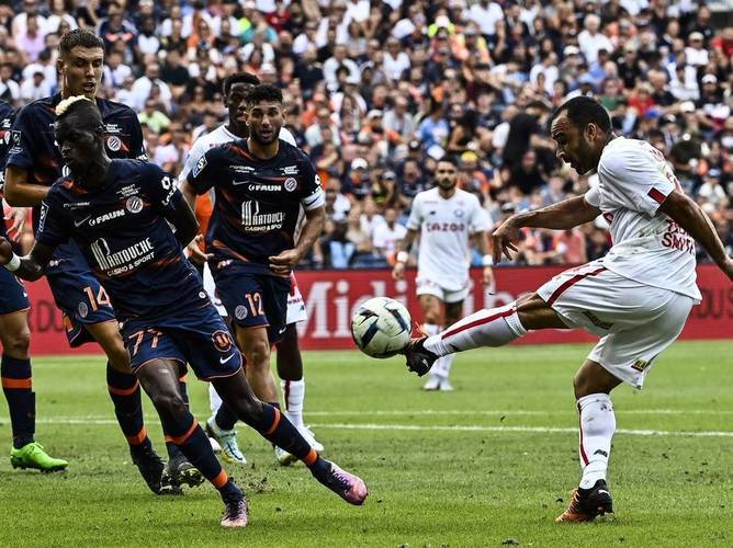 包含里尔客场作战获胜,稳坐联赛前列的词条 包含里尔客场作战获胜,稳坐联赛前列的词条