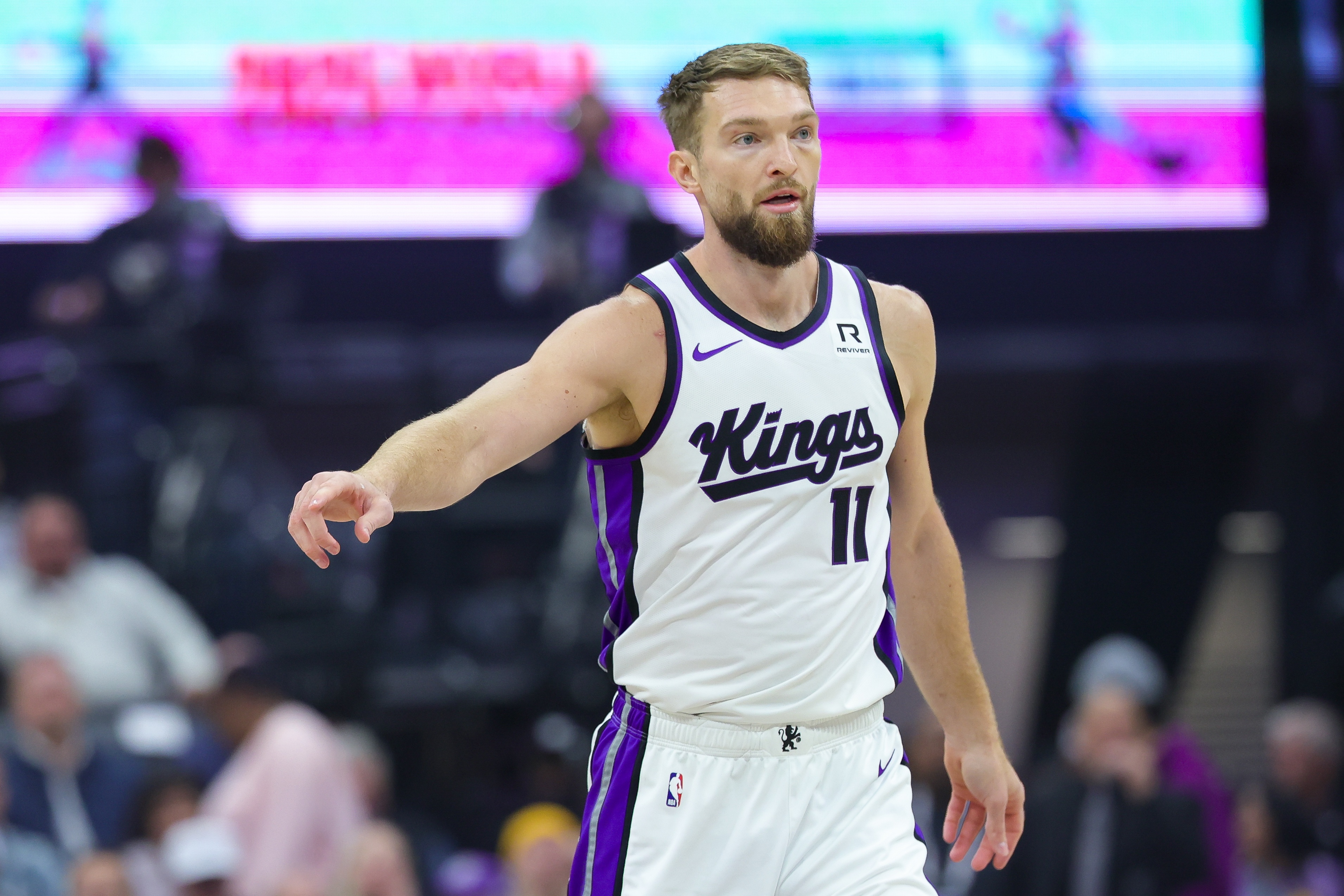 国王主教练宣布伤情好转,球队士气大振的简单介绍 国王主教练宣布伤情好转,球队士气大振的简单介绍