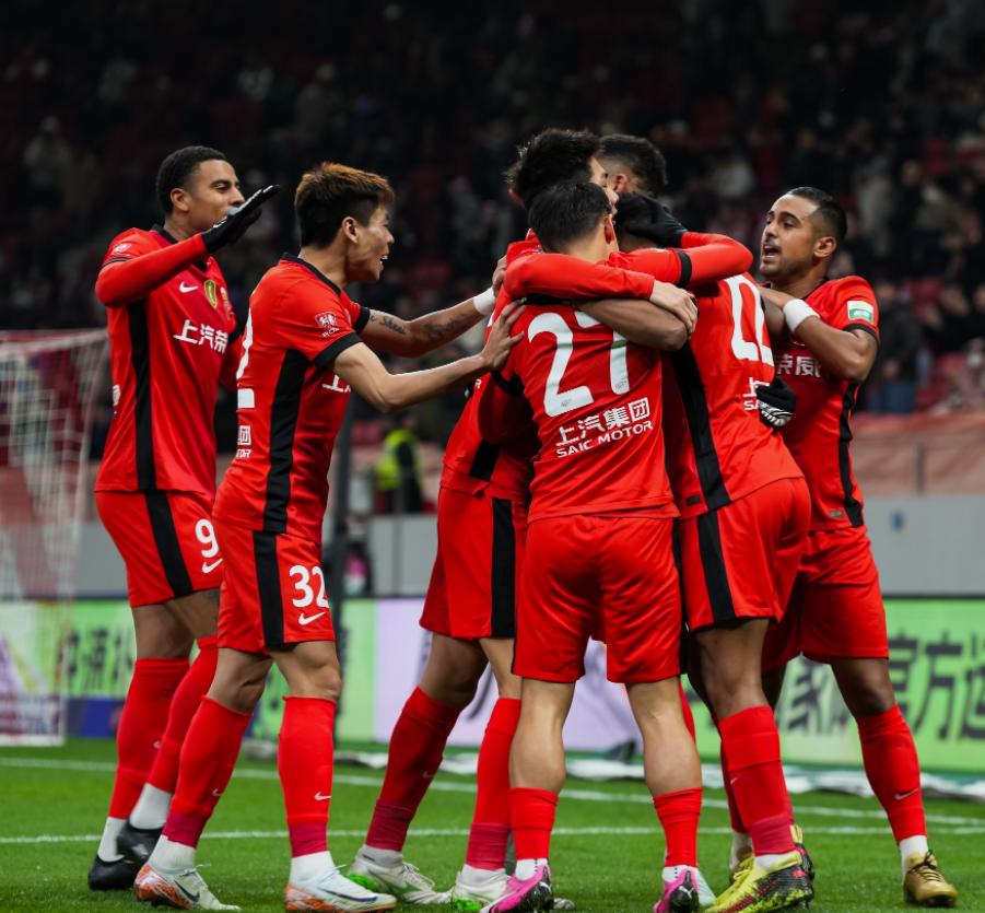 亚冠淘汰赛首回合打响,全队备战决战 亚冠淘汰赛首回合打响,全队备战决战