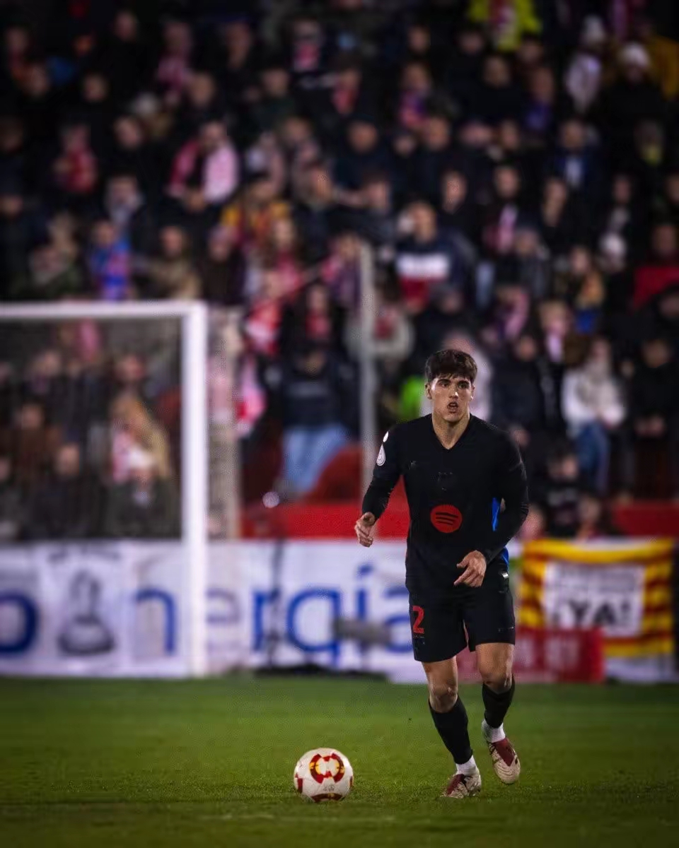 巴塞罗那主帅公开批评球队表现,赛季前景堪忧的简单介绍 巴塞罗那主帅公开批评球队表现,赛季前景堪忧的简单介绍