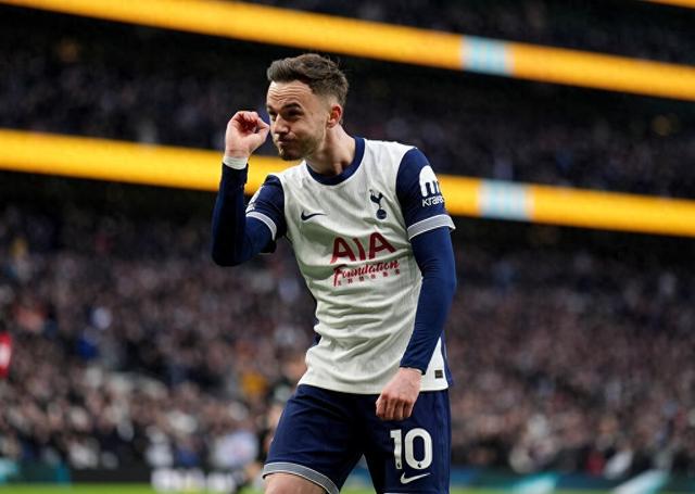 热刺主场不敌沃特福德,遭遇挫败 热刺主场不敌沃特福德,遭遇挫败