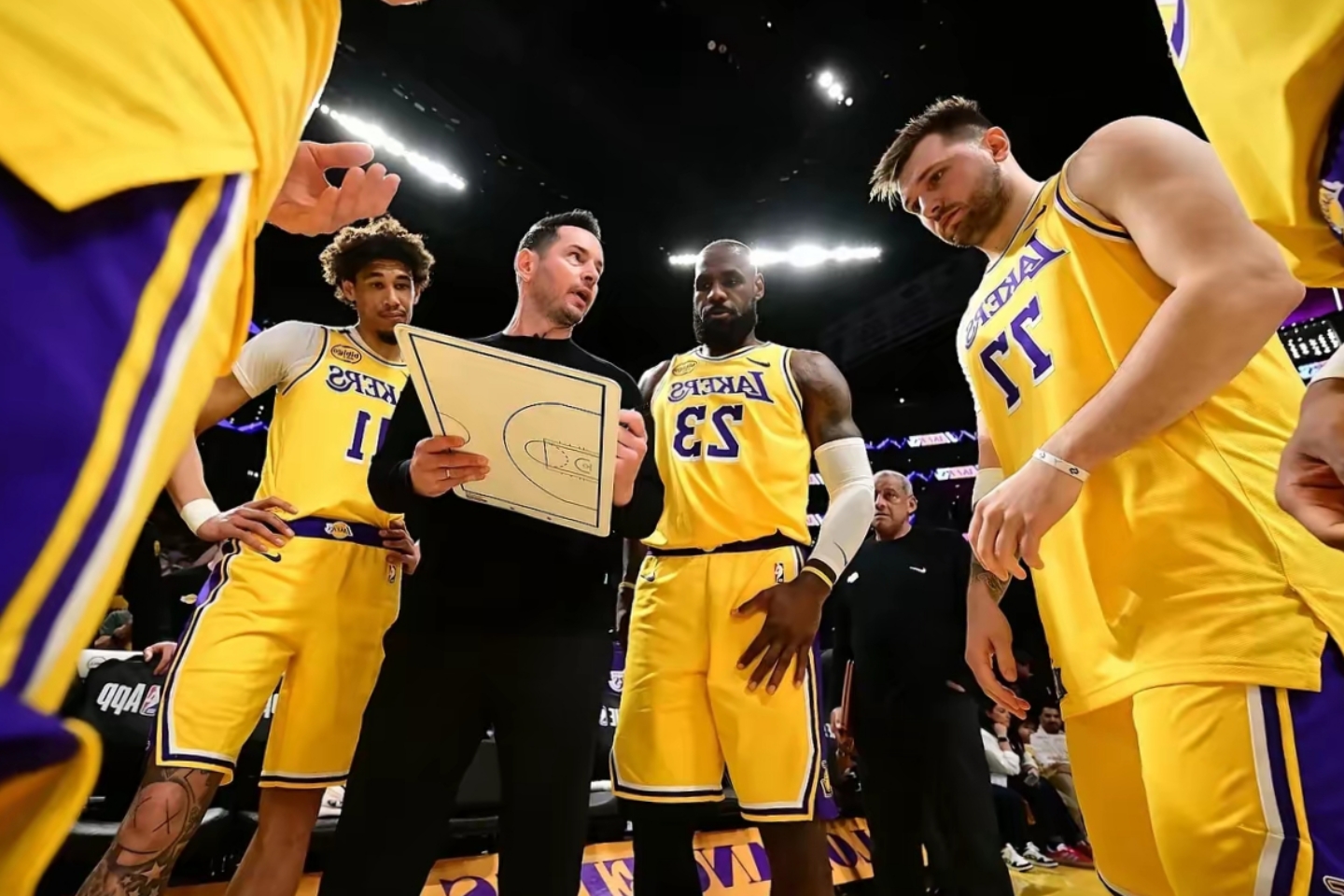 雄鹿的团队配合实至名归森林狼后卫单打独斗无力回天的简单介绍 雄鹿的团队配合实至名归森林狼后卫单打独斗无力回天的简单介绍