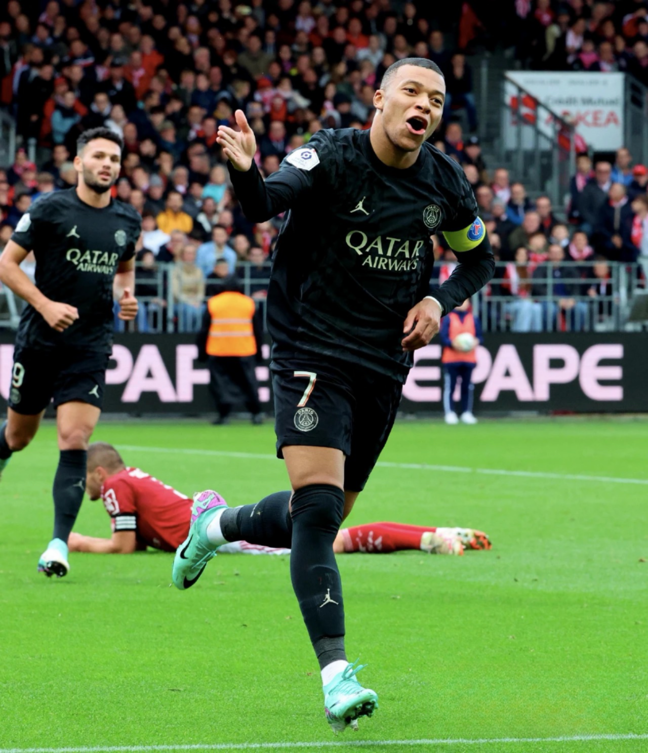 巴黎圣日耳曼队再展强势,豪取胜利的简单介绍 巴黎圣日耳曼队再展强势,豪取胜利的简单介绍