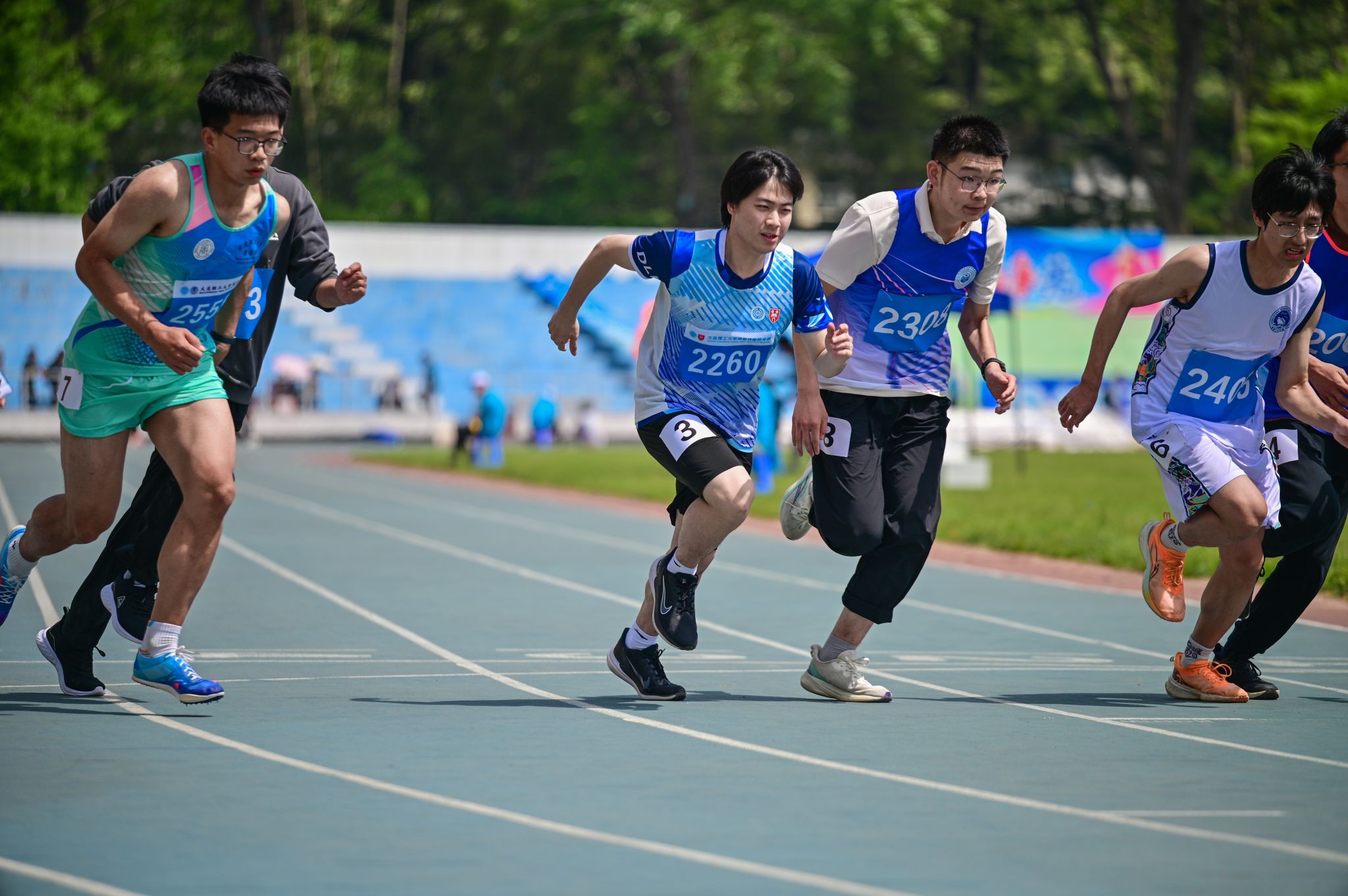 开云下载-包含热血激荡！国际比赛赛场上全力拼搏的词条