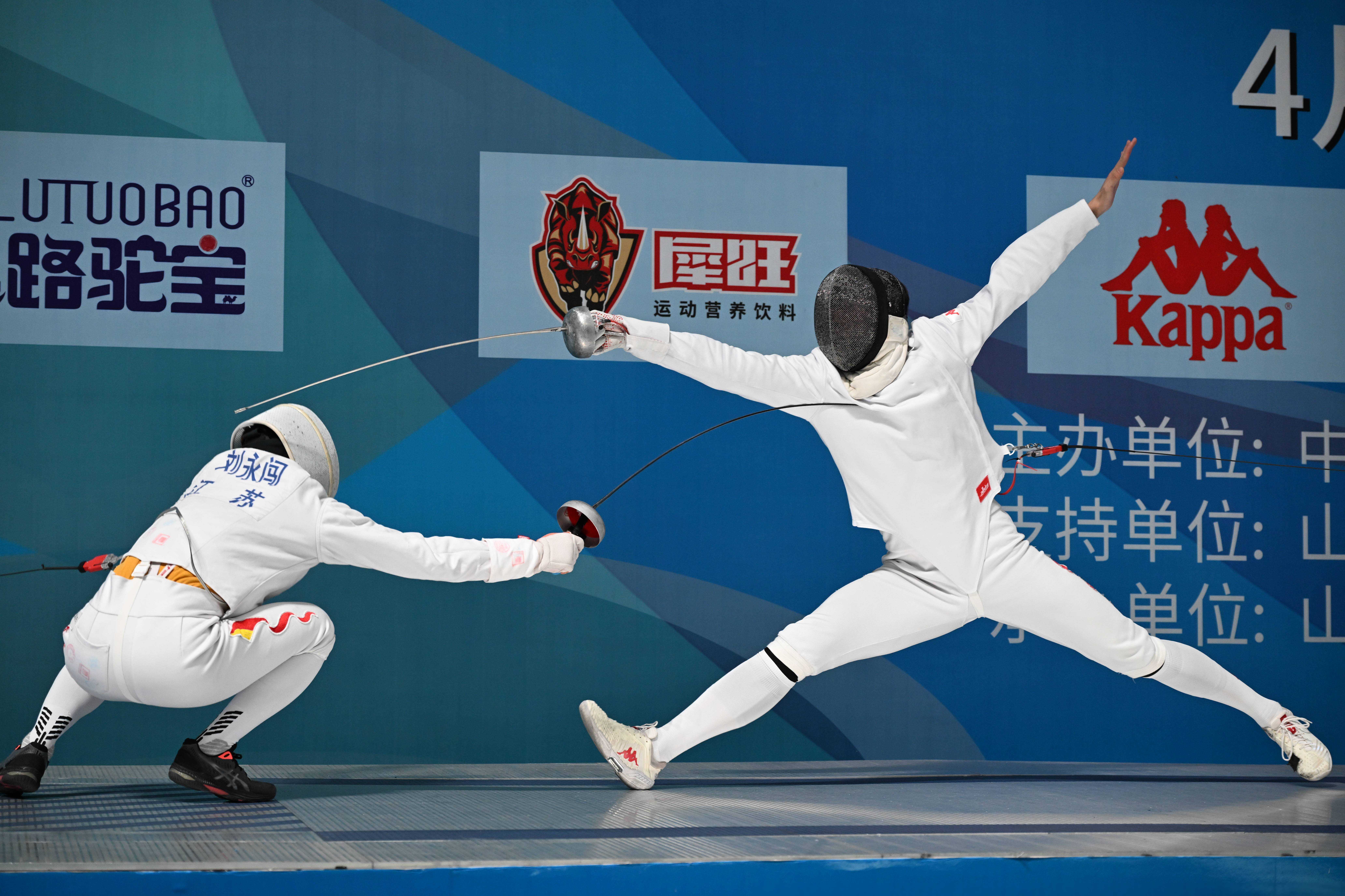 开云体育中国-南美选手获得击剑比赛的冠军