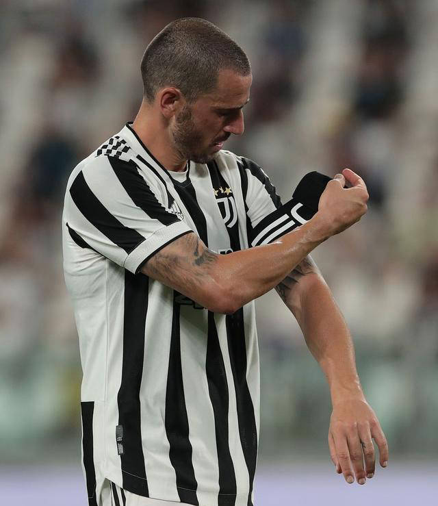 尤文图斯惨遭逆转,失去领先优势 尤文图斯惨遭逆转,失去领先优势