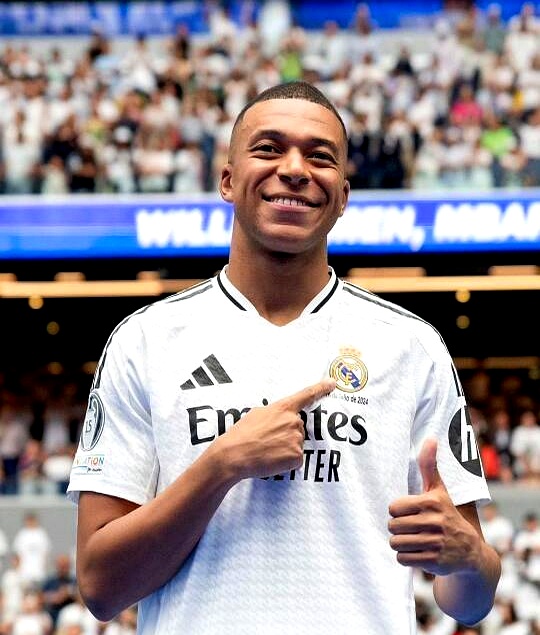 欧洲联赛比赛日,传奇球星再度崭露头角的简单介绍 欧洲联赛比赛日,传奇球星再度崭露头角的简单介绍