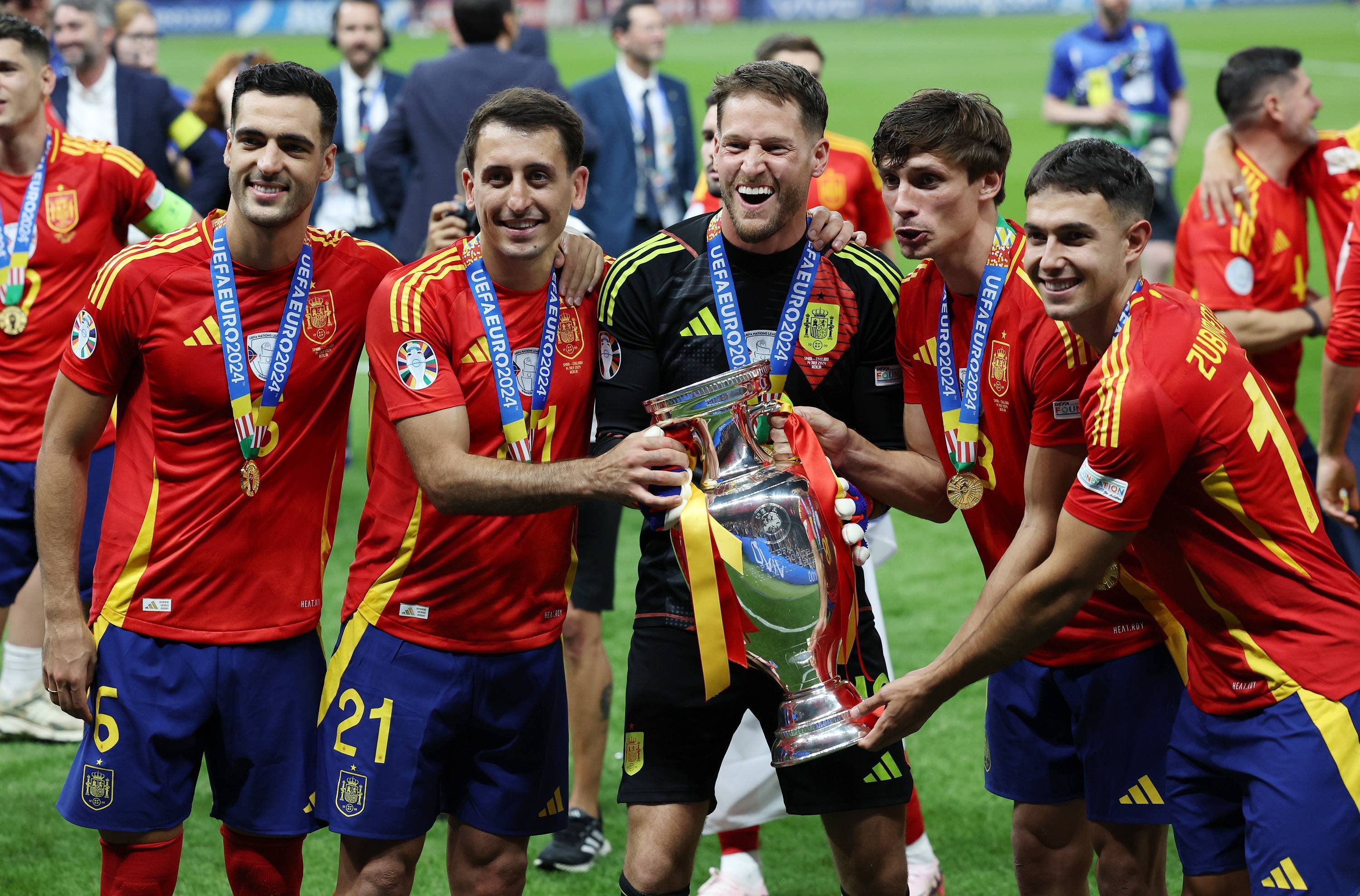 西班牙横扫对手，获得欧洲杯四分之一决赛席位的简单介绍