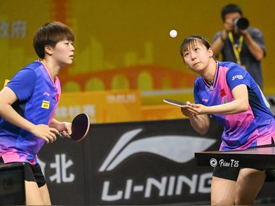 开云体育入口-乒乓球比赛中，实力碾压对手斩获冠军！