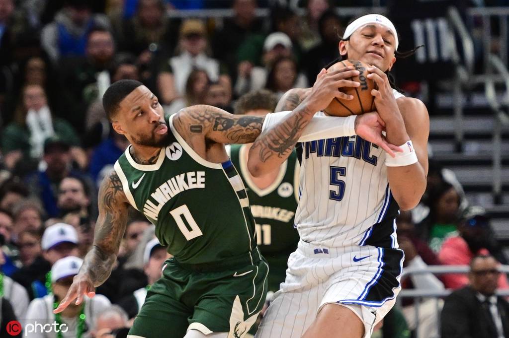 雄鹿击败魔术继续领先 雄鹿击败魔术继续领先