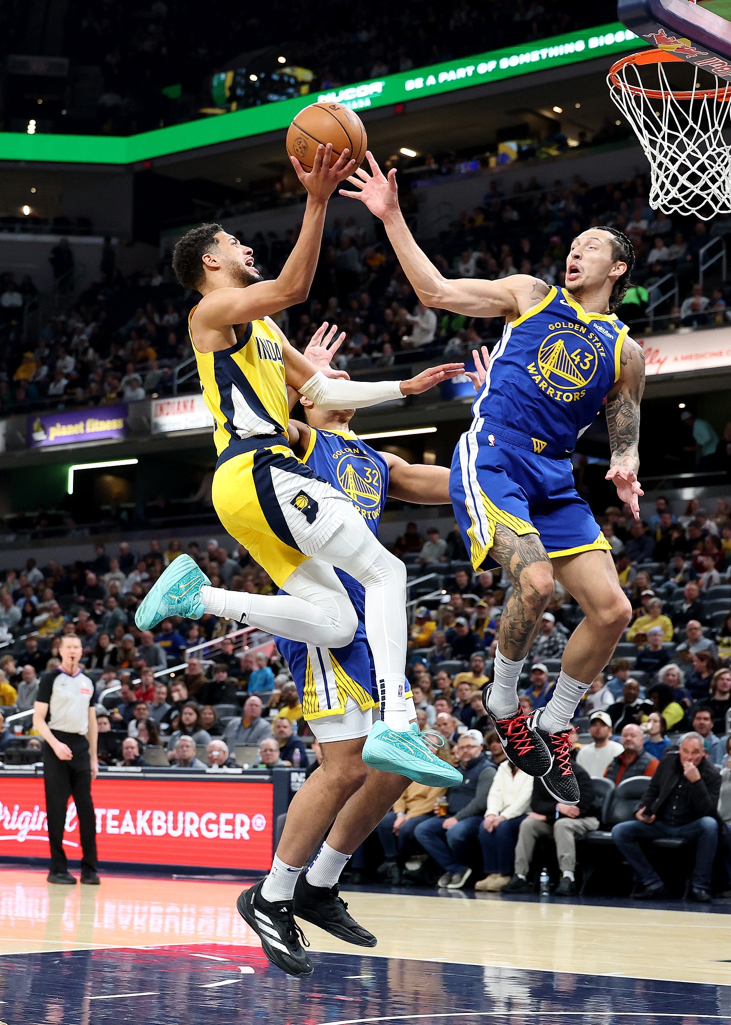 关于勇士豪取2-0领先系列赛的信息 关于勇士豪取2-0领先系列赛的信息