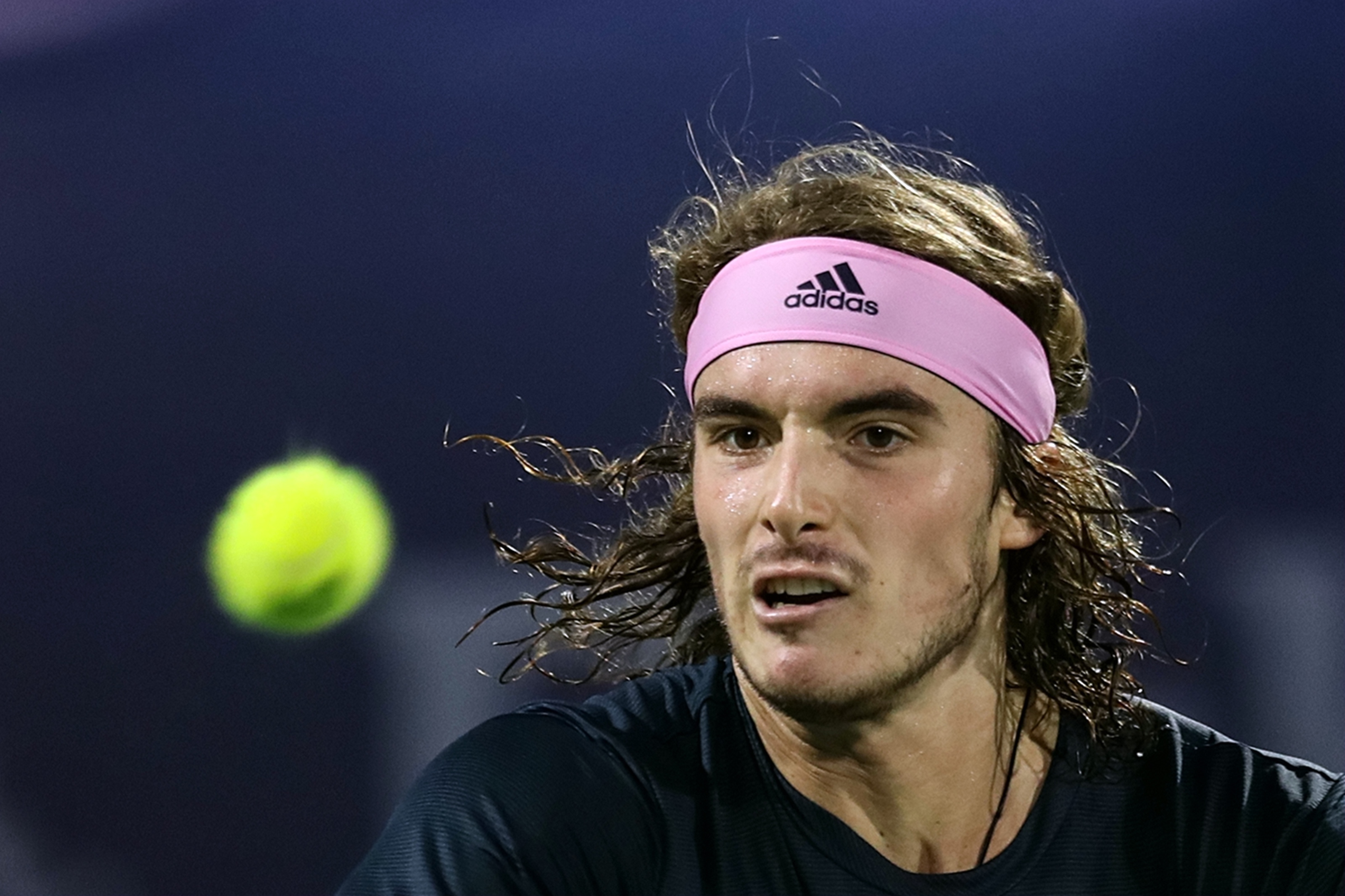 开云体育平台APP-美国网球队绝杀英国网球队，西西帕斯惊艳世界的简单介绍