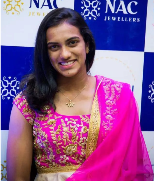 英格兰羽毛球队轻取马来西亚羽毛球队,辛杜高光表现的简单介绍 英格兰羽毛球队轻取马来西亚羽毛球队,辛杜高光表现的简单介绍