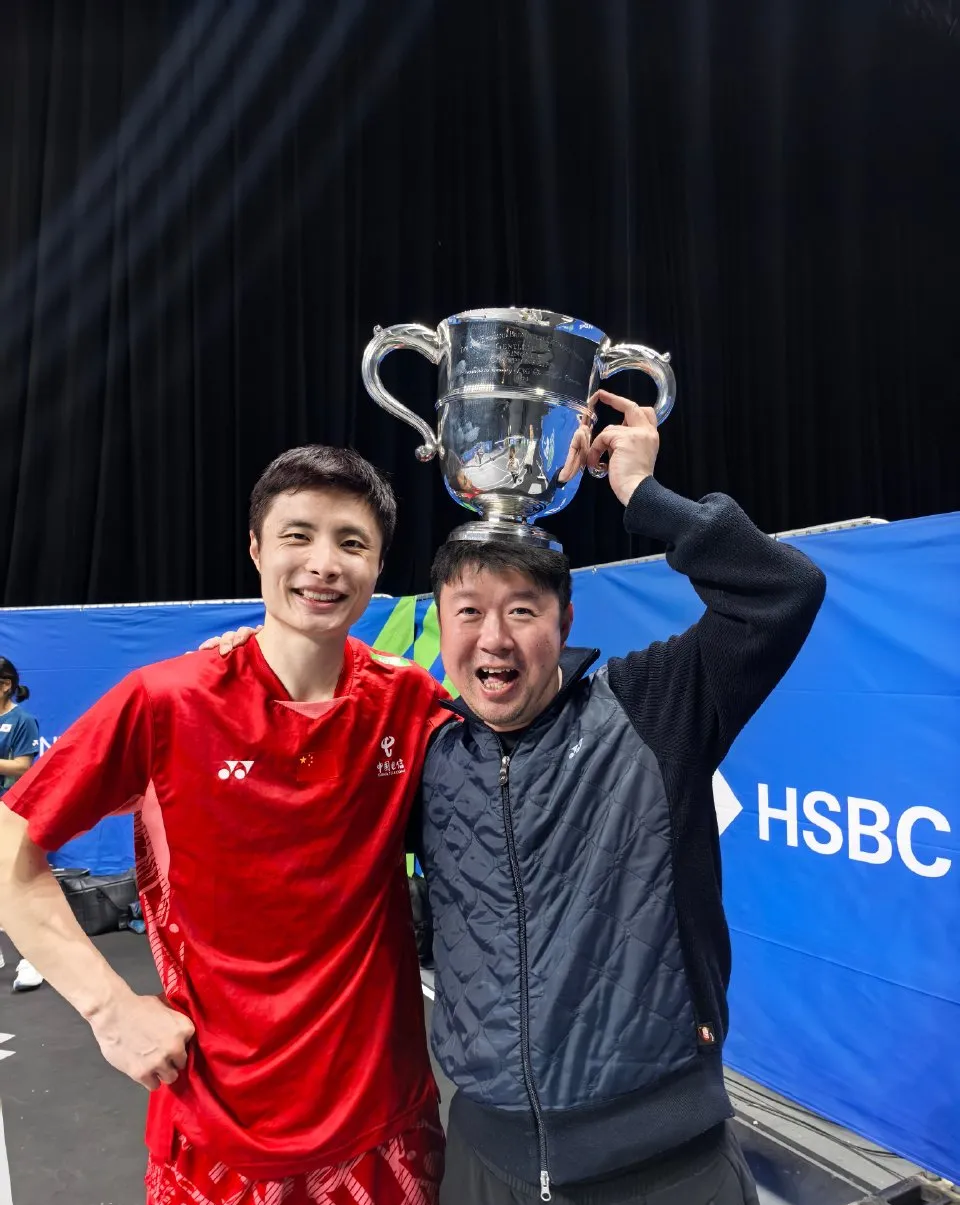 中国队完胜日本队,石宇奇关键制胜 中国队完胜日本队,石宇奇关键制胜