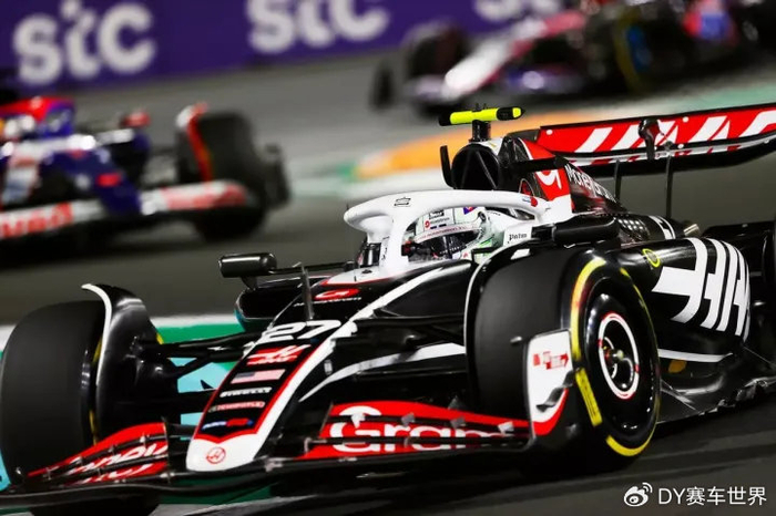 哈斯车队完胜索伯车队,诺里斯统治全场 哈斯车队完胜索伯车队,诺里斯统治全场