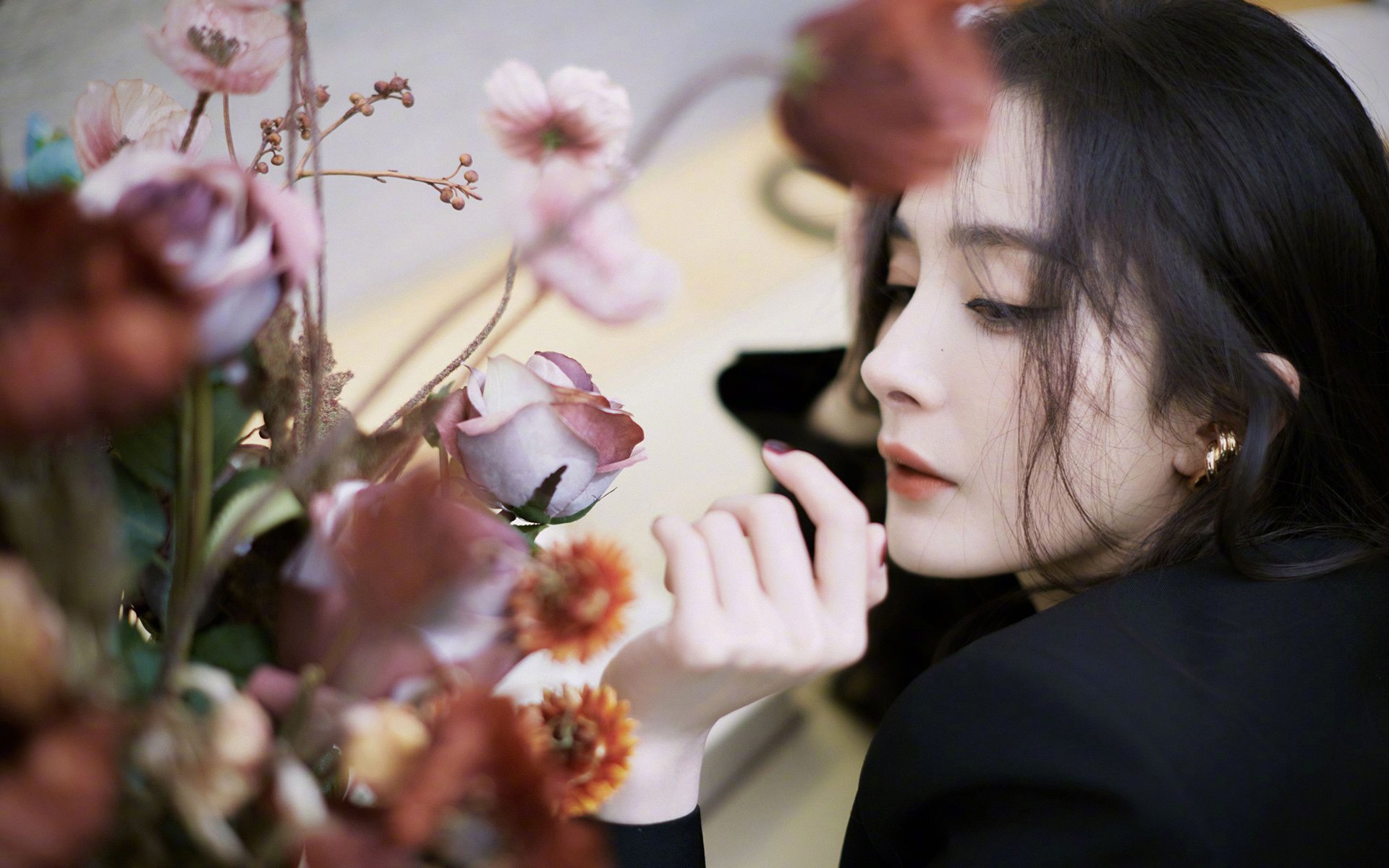 乔治关键先生发威，雄鹿稳扎稳打击败公牛