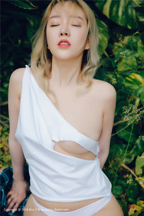 足球双雄日，巴拉圭强势征服伊拉克，德里赫特欧冠半决赛一战封神